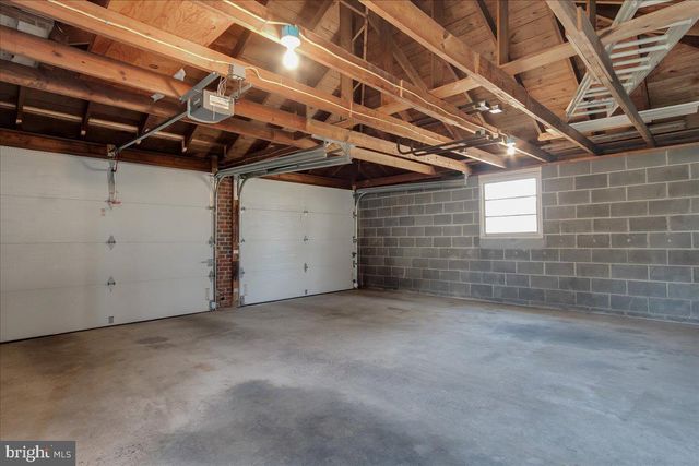 301 AVON RD, Hagerstown, MD 21740