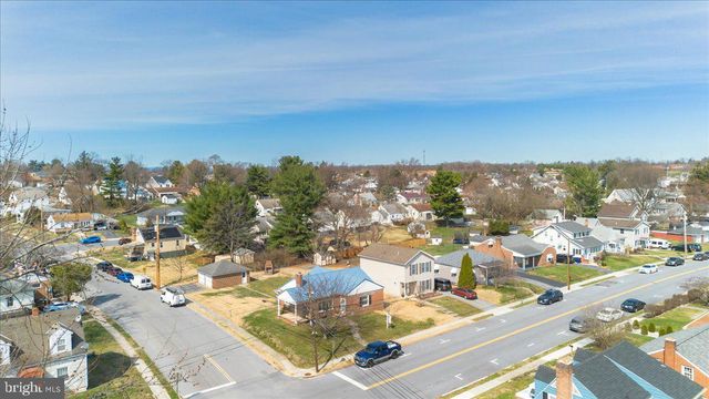 301 AVON RD, Hagerstown, MD 21740