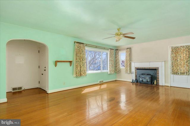 301 AVON RD, Hagerstown, MD 21740