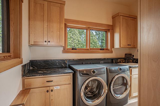 1940 Soda Mountain Road, Ashland, OR 97520