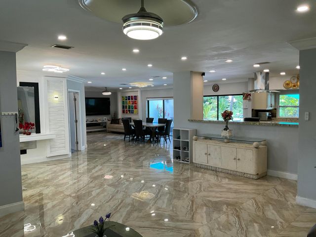 10477 NW 4th Street, Coral Springs, FL 33071