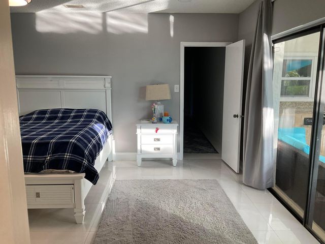 10477 NW 4th Street, Coral Springs, FL 33071