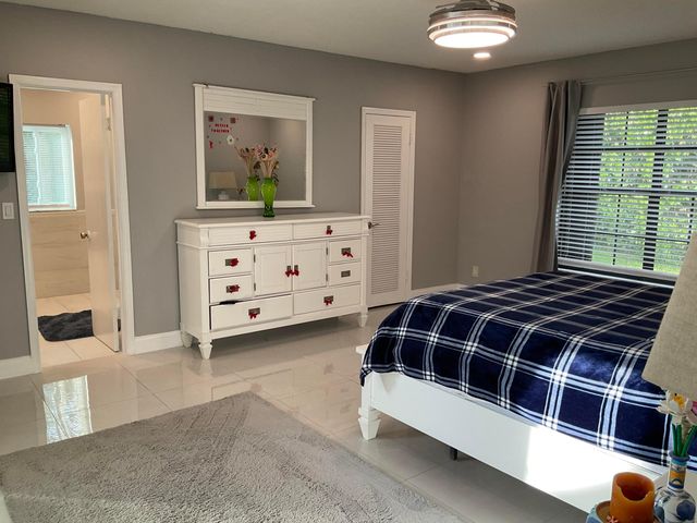 10477 NW 4th Street, Coral Springs, FL 33071