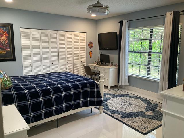 10477 NW 4th Street, Coral Springs, FL 33071