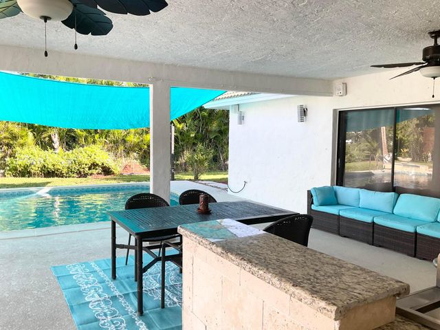 10477 NW 4th Street, Coral Springs, FL 33071