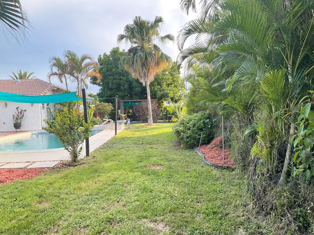 10477 NW 4th Street, Coral Springs, FL 33071