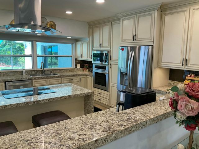 10477 NW 4th Street, Coral Springs, FL 33071