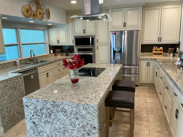 10477 NW 4th Street, Coral Springs, FL 33071