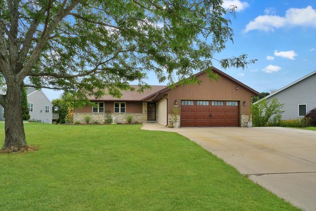 1109 Spruce STREET, West Bend, WI 53090