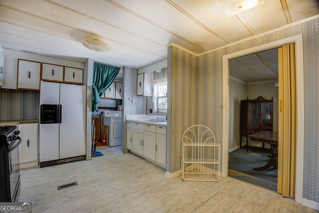 3825 N Goddard Road, Lithonia, GA 30038