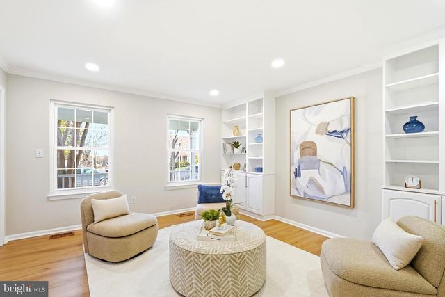 43213 WAYSIDE CIR, Ashburn, VA 20147