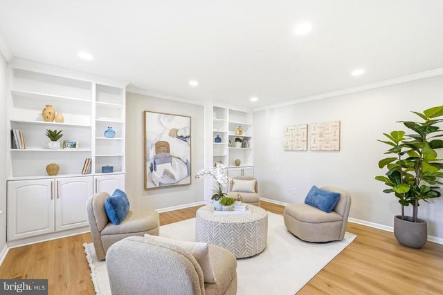 43213 WAYSIDE CIR, Ashburn, VA 20147