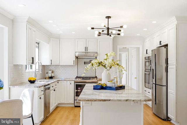 43213 WAYSIDE CIR, Ashburn, VA 20147