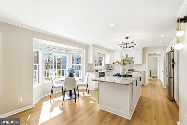 43213 WAYSIDE CIR, Ashburn, VA 20147