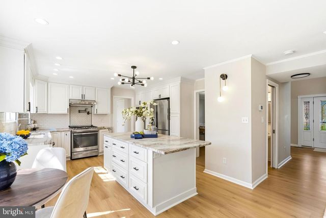 43213 WAYSIDE CIR, Ashburn, VA 20147