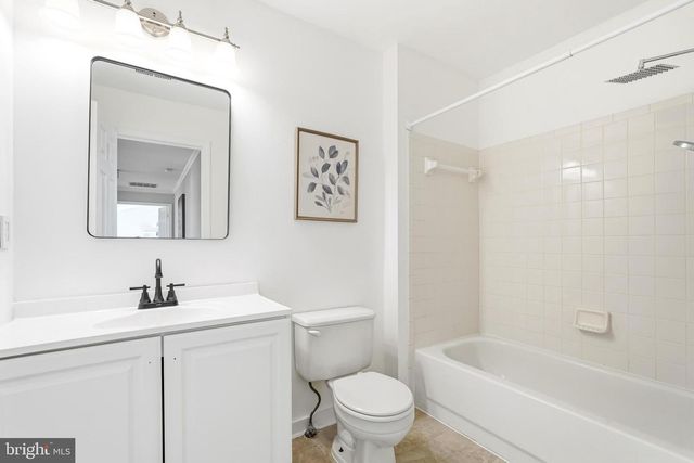 43213 WAYSIDE CIR, Ashburn, VA 20147