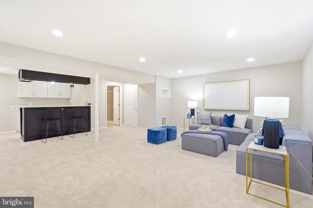 43213 WAYSIDE CIR, Ashburn, VA 20147