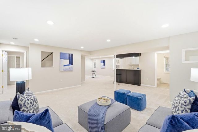 43213 WAYSIDE CIR, Ashburn, VA 20147