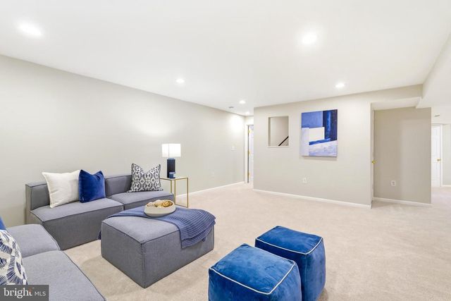 43213 WAYSIDE CIR, Ashburn, VA 20147