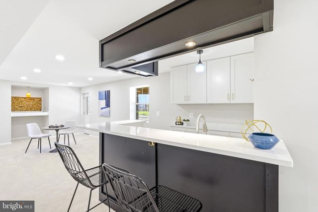 43213 WAYSIDE CIR, Ashburn, VA 20147