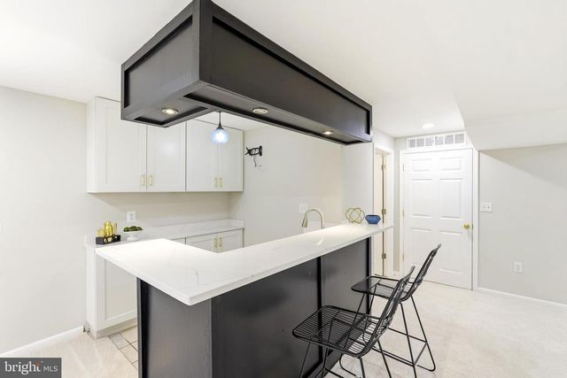 43213 WAYSIDE CIR, Ashburn, VA 20147