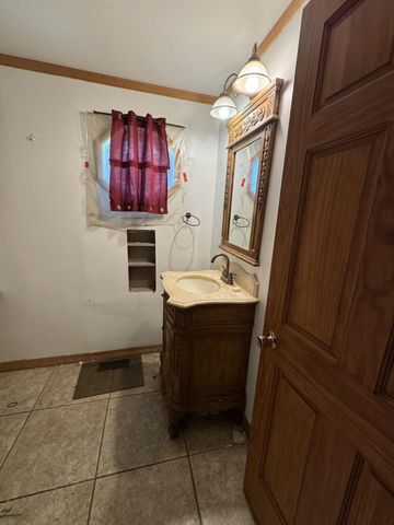 41 N Michigan Avenue, Hobart, IN 46342