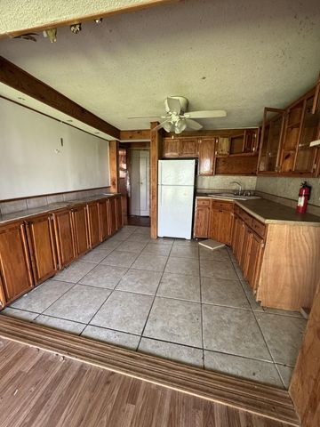 41 N Michigan Avenue, Hobart, IN 46342