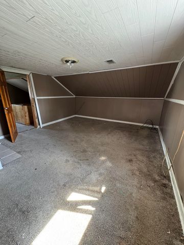 41 N Michigan Avenue, Hobart, IN 46342