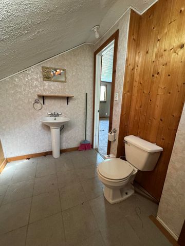 41 N Michigan Avenue, Hobart, IN 46342