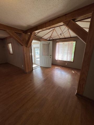 41 N Michigan Avenue, Hobart, IN 46342