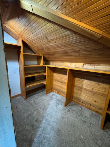 41 N Michigan Avenue, Hobart, IN 46342