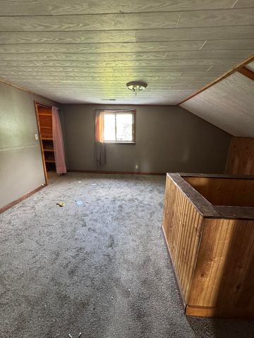 41 N Michigan Avenue, Hobart, IN 46342