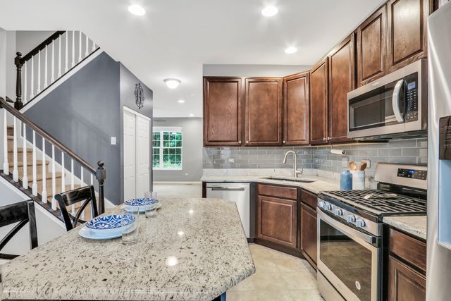 297 Lionel Drive, Grayslake, IL 60030