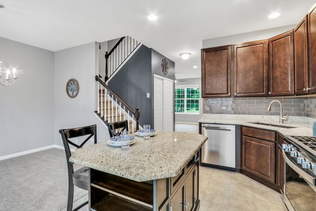297 Lionel Drive, Grayslake, IL 60030