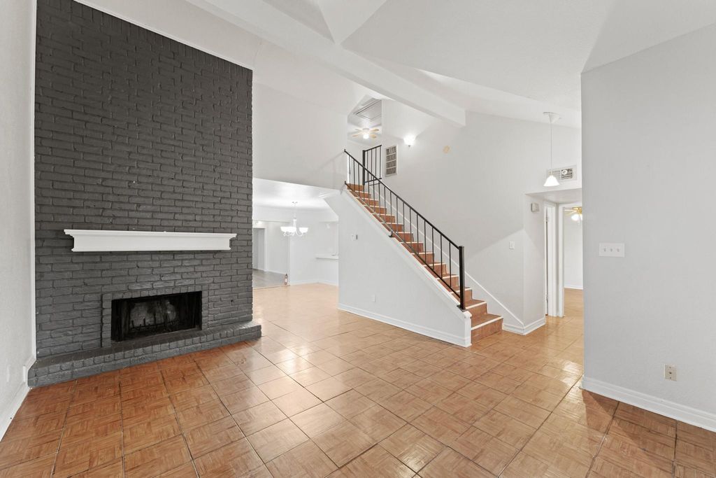 5715 Easthampton Drive A, Houston, TX 77039