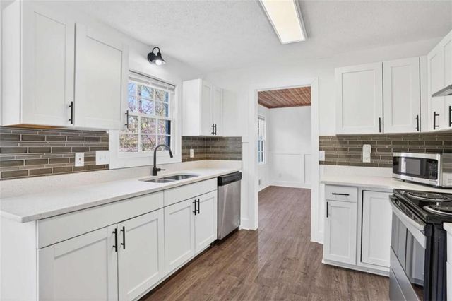 9200 Brave Court, Jonesboro, GA 30236