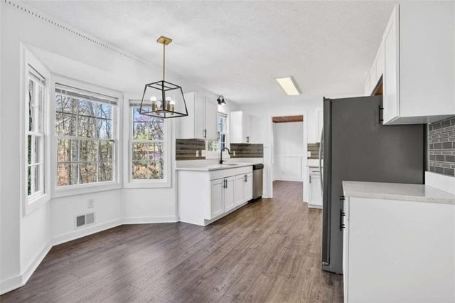 9200 Brave Court, Jonesboro, GA 30236