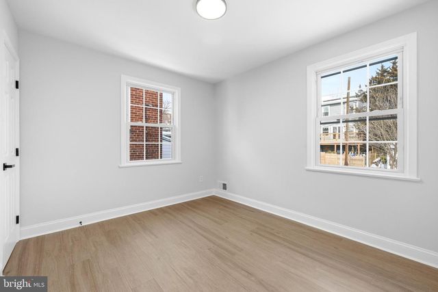 334 NICHOLSON ST NE, Washington, DC 20011