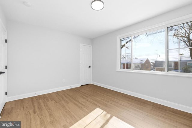 334 NICHOLSON ST NE, Washington, DC 20011