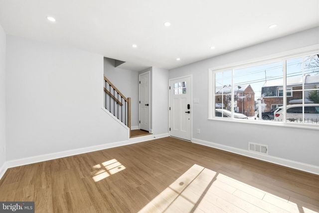 334 NICHOLSON ST NE, Washington, DC 20011