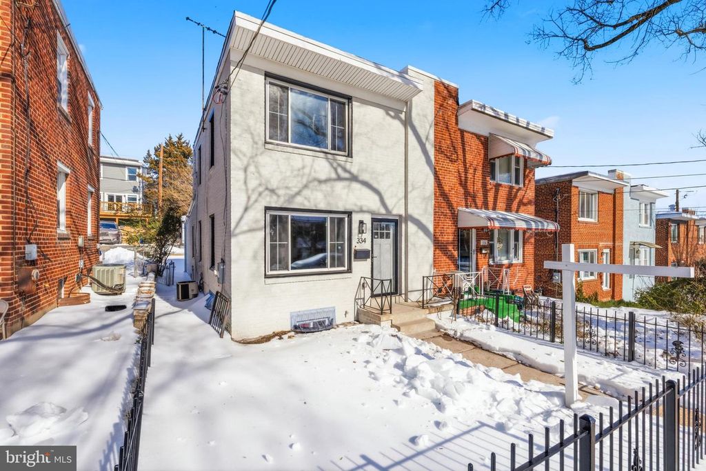 334 NICHOLSON ST NE, Washington, DC 20011