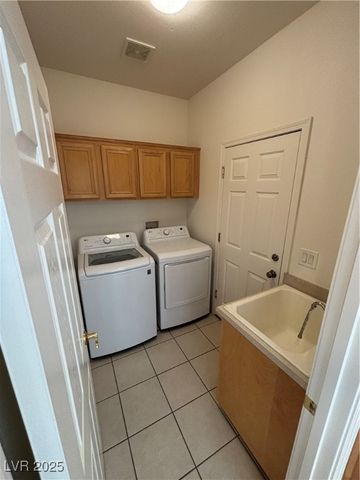 2370 Cottage Hill Avenue, Laughlin, NV 89029