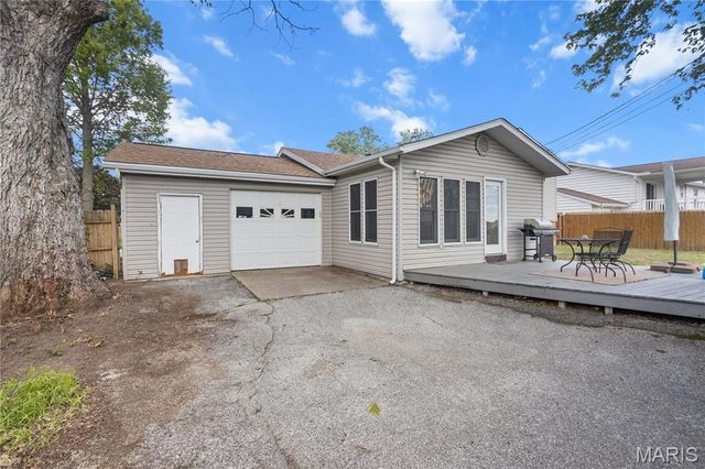 1237 Columbia Road, Dupo, IL 62239