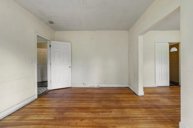 126 Belgrade Avenue 1, Boston, MA 02131