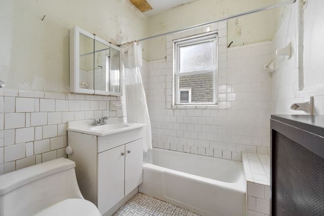 126 Belgrade Avenue 1, Boston, MA 02131