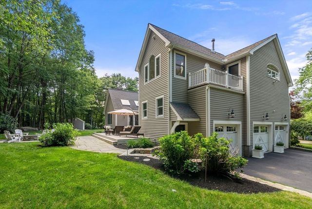23 Longwood Dr, Hopkinton, MA 01748