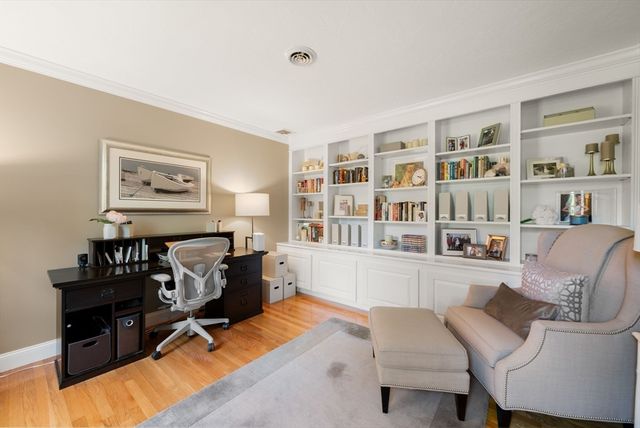 23 Longwood Dr, Hopkinton, MA 01748