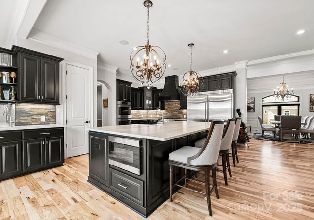 129 Hunts Landing Drive, Mooresville, NC 28117