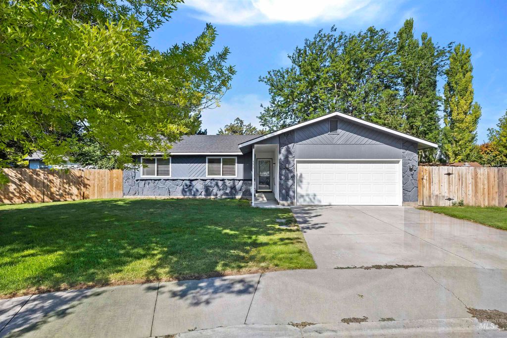 551 Park Meadows Circle, Twin Falls, ID 83301