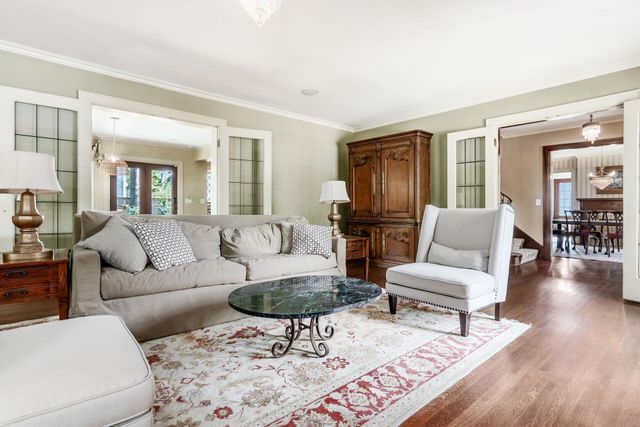 2165 S Parkway Drive, Columbus, OH 43221